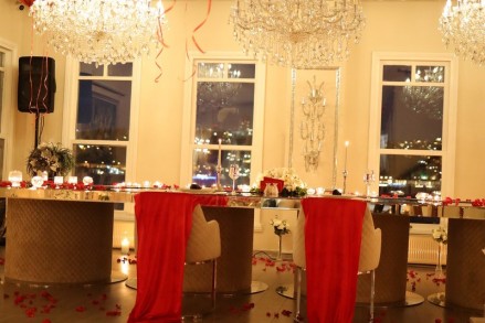 Beylerbeyinde Tarihi Boğaz Yalısında Evlenme Teklifi