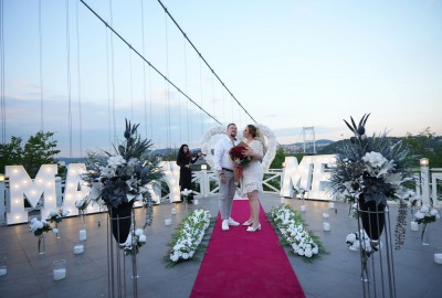 Boğazın En Güzel Manzarasında Köprü Işıkları Altında Evlilik Teklifi