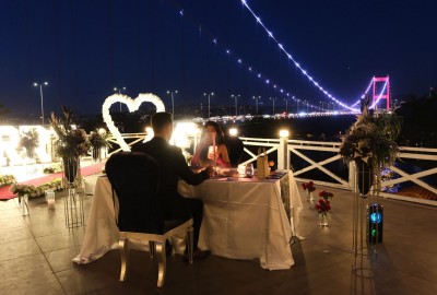 Boğazın En Güzel Manzarasında Köprü Işıkları Altında Evlilik Teklifi