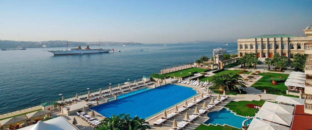 Dinner in Çırağan Palace and Yacht Laser Light Marriage Proposal / Eco Package