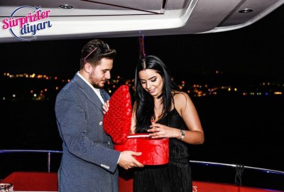 Dinner in Çırağan Palace and Yacht Laser Light Marriage Proposal / Eco Package