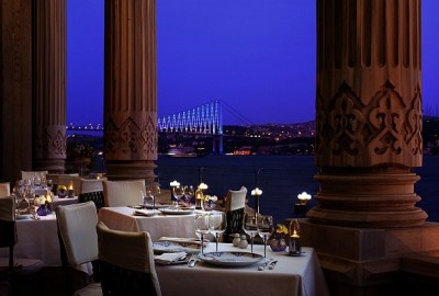 Dinner in Çırağan Palace and Yacht Laser Light Marriage Proposal / Eco Package