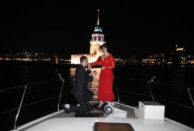 Çırağan Sarayı'nda Yemek Ve Kız Kulesi Önünde Evlilik Teklifi