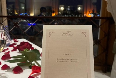 Çırağan Sarayı'nda Yemek Ve Kız Kulesi Önünde Evlilik Teklifi