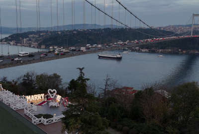 Boğazın En Güzel Manzarasında Köprü Işıkları Altında Evlilik Teklifi