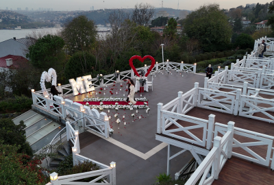 Boğazın En Güzel Manzarasında Köprü Işıkları Altında Evlilik Teklifi