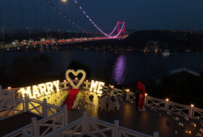 Boğazın En Güzel Manzarasında Köprü Işıkları Altında Evlilik Teklifi