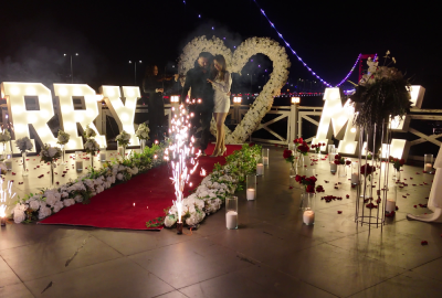 Boğazın En Güzel Manzarasında Köprü Işıkları Altında Evlilik Teklifi