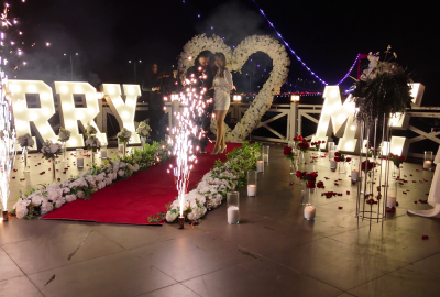 Boğazın En Güzel Manzarasında Köprü Işıkları Altında Evlilik Teklifi