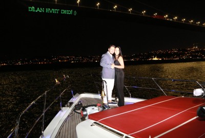 Dinner in Çırağan Palace and Yacht Laser Light Marriage Proposal / Eco Package