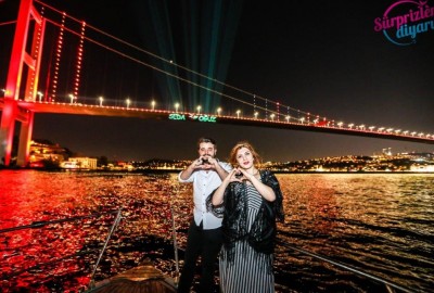 Dinner in Çırağan Palace and Yacht Laser Light Marriage Proposal / Eco Package