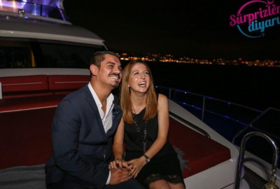 Yat Turu ve Lazer ile Evlilik Teklifi / 2 Saat Yemekli Vip Paket