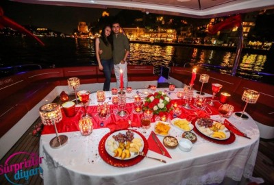 Yat Turu ve Renkli Lazerle Evlilik Teklifi / 1 Saat Yemekli Eko Paket