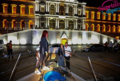 Yacht Tour and Color Laser Marriage Proposal  / 2-Hour Eco Package with Dinner