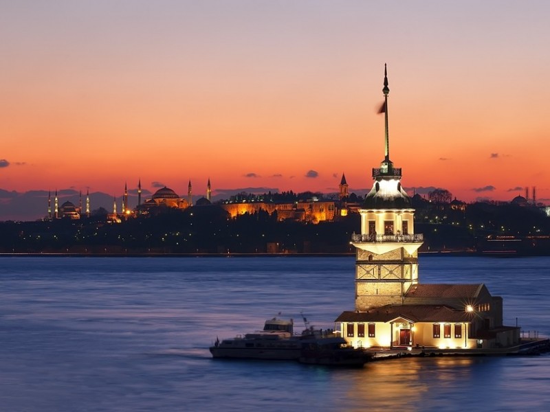 İnsan Neden Kız Kulesi'nde evlilik teklifi etmek ister ki?