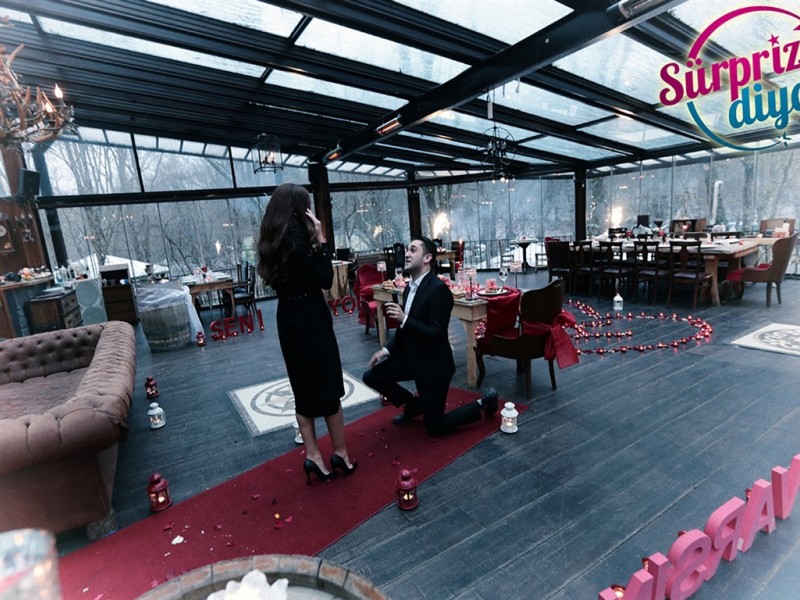 Sürpriz Evlilik Teklifi Nasıl Planlanır