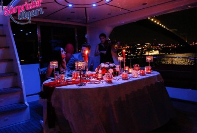 Çırağan'da Yemek ve Yat Lazerle Evlilik Teklifi / Vip Paket
