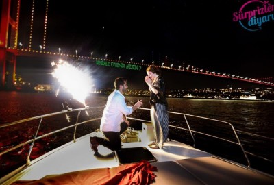 Çırağan'da Yemek ve Yat Lazerle Evlilik Teklifi / Vip Paket