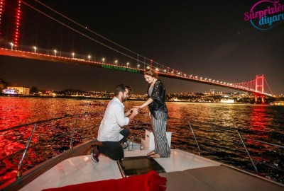 Dinner in Çırağan Palace and Yacht Laser Light Marriage Proposal / Standard Package