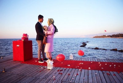 İzmir'de Beklenmedik Anda Evlilik Teklifi