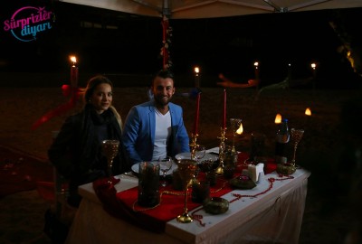 Kumsal Ateşi Etrafında Sürpriz Evlenme Teklifi - 1775