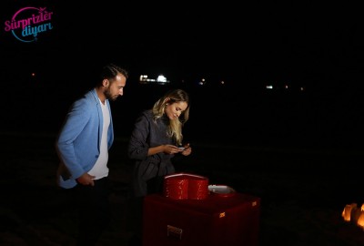 Kumsal Ateşi Etrafında Sürpriz Evlenme Teklifi - 1780