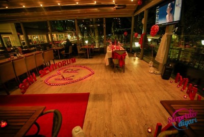 Kuğulu Park'ta Romantik Evlilik Teklifi