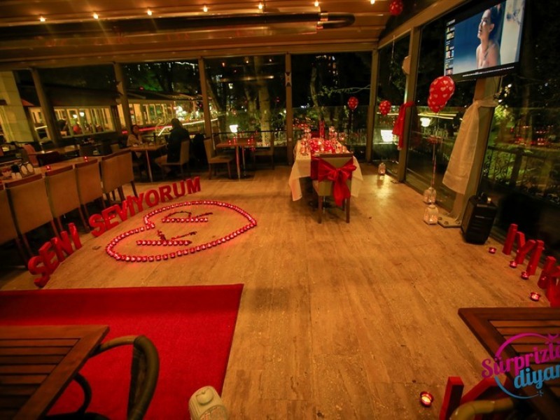 Kuğulu Park'ta Romantik Evlilik Teklifi