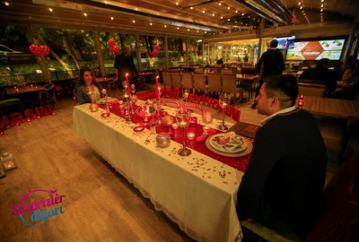 Kuğulu Park'ta Romantik Evlilik Teklifi