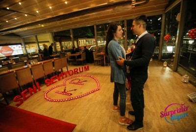 Kuğulu Park'ta Romantik Evlilik Teklifi