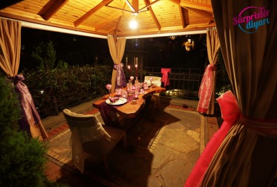 Saklı Bahçe Çardakta Evlilik Teklifi 