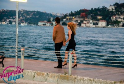 Beklenmedik Anda Kalp Maskot Afiş ve Sürpriz Kutu / Standart Paket