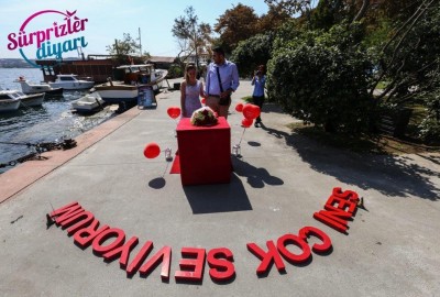 Surprise Marriage Proposal at Unexpected Moment in Ankara