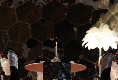 Köprü Işıkları Altında Cam Kubbede Evlilik Teklifi