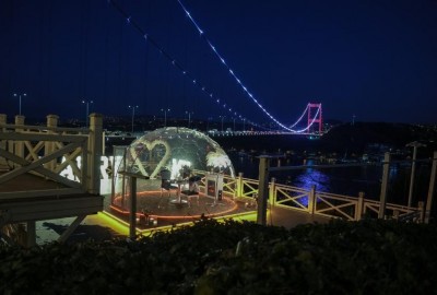 Rengarenk Köprü Işıkları Altında Cam Qubbede Evlilik Teklifi - 2747