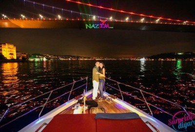 Yatta Lazer Gösterisi ile Evlenme Teklifi / 1 Saat Kokteyl Servis Eko Paket