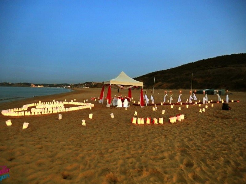 Kumsalda Sürpriz Evlenme Teklifi