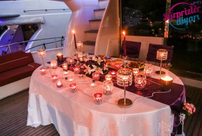 Kız Kulesi'nde Yemek ve Yat Lazerle Evlilik Teklifi / Vip Paket