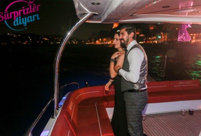 Kız Kulesi'nde Yemek ve Yat Lazerle Evlilik Teklifi / Vip Paket