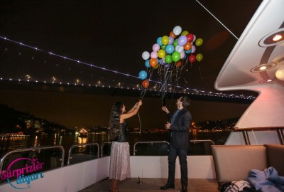 Mega Yatta Lazerle Evlilik Teklifi ve Profesyonel Havai Fişek Gösterisi Özel Paket