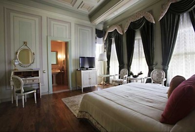 Marriage Proposal at Bosphorus Palace Hotel