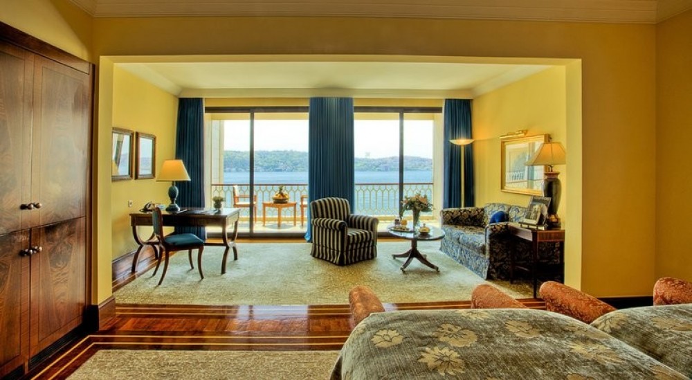 Çırağan Palace Kempinski Evlenme Teklifi Paketi